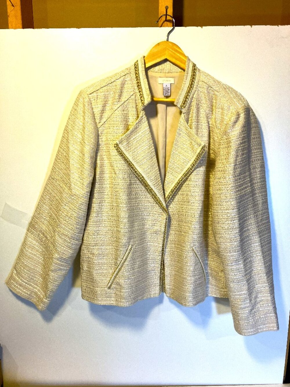 CHICOS Champagne/Cream/Metallic Open Front Jacket with Gold Chain Trim. Size 20